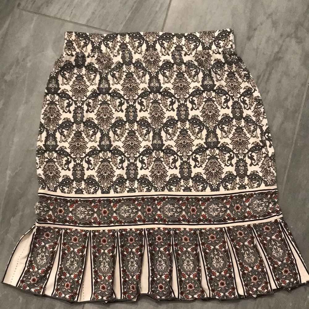 Max Studio pull on skirt